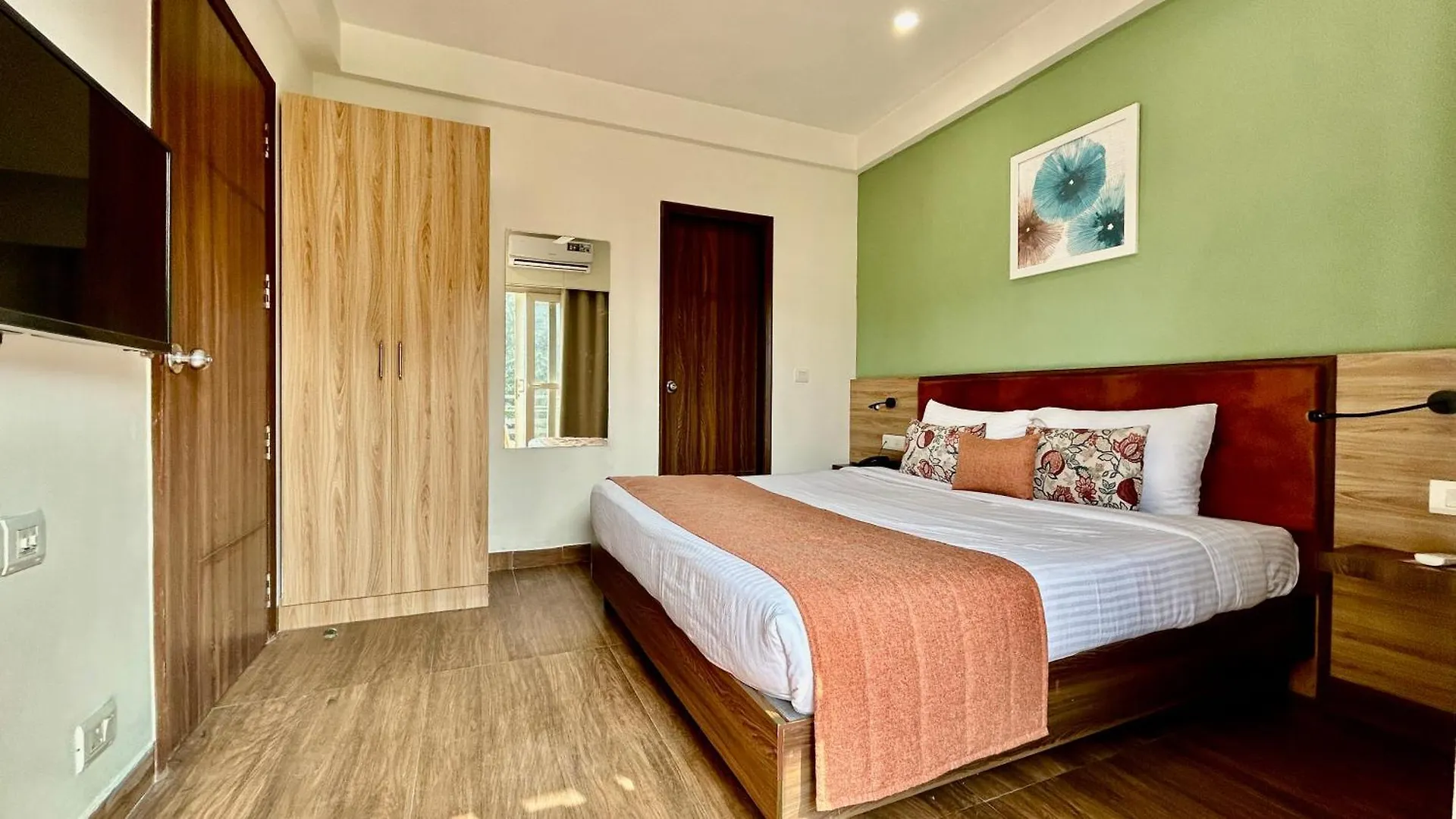 Residences By Limon Gurgaon 3*,